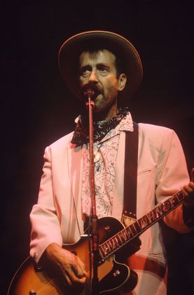 Concert at Victoria Palace Theatre, London, Britain - Nov 1984