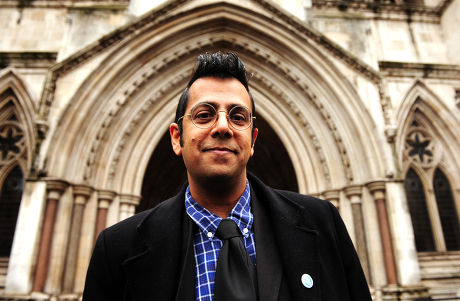 Simon Singh at the High court, London, Britain - 23 Feb 2010