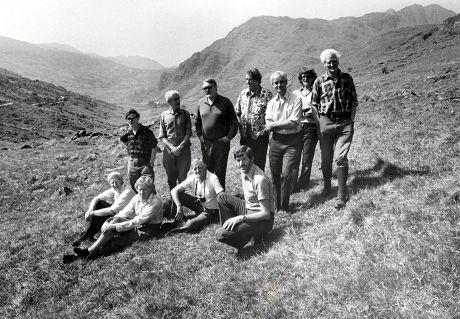 Reunion In Snowdonia Of The Of The Victorious 1953 British Everest Expedition. Ltor Back Row Michael Westmacott Charles Wylie Tom Stobart Sir Edmund Hillary (died January 2008) Dr Michael Ward Jan Morris And Lord Hunt (john Hunt). Front Row Ltor Geor