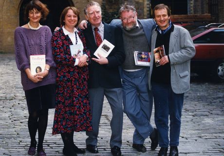 1992 Whitbread Book Prize Winners. Ltor Victoria Glendinning Gillian Cross Jeff Torrington (died May 2008) Alasdair Gray And Tony Harrison. They Are Holding Copies Of Their Prize Winning Books.