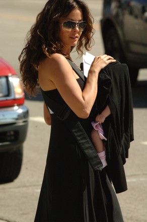EXCLUSIVE: Brooke Burke and daughter shopping in Santa Monica, Ca, California, USA - 12 Mar 2007