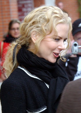 EXCLUSIVE: Nicole Kidman catches an afternoon showing of Closer in Westwood, Ca, California, USA - 07 Dec 2004