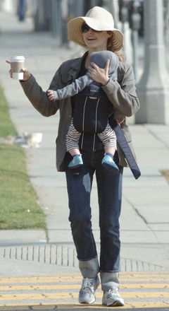 Keri Russell with her son River on a morning walk in Sant Monica, Ca, Santa Monica, California, USA - 11 Feb 2008