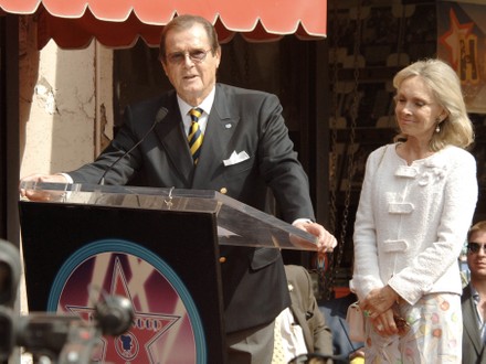 Sir Roger Moore receives a star on the Hollywood Walk Of Fame in Hollywood, Ca, California, USA - 11 Oct 2007