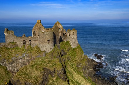 66 Dunluce castle Stock Pictures, Editorial Images and Stock Photos ...