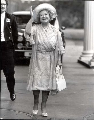 Queen Mother Dead 32002 89th Birthday Editorial Stock Photo