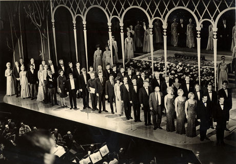 Dress Rehearsal Line Up For 1965 Royal Command Variety Performance At The Palladium Shirley Bassey In White Dress In Centre Of Front Row. Left To Right Are Dusty Springfield Johnny Haliday And His Wife Peter Paul And Mary Arthur Haynes Dudley Moore P
