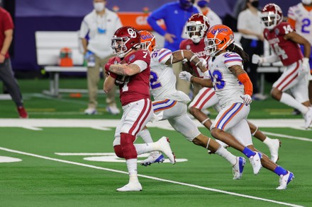 Arlington, TX, USA. 30th Dec, 2020. Florida Gators quarterback #11