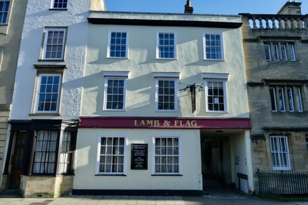Historic Lamb & Flag pub that survived the Great Plague is shut down by Covid-19., St Giles, Oxford, UK - 25 Jan 2021