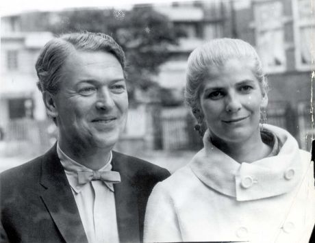 Author Kingsley Amis 29 June 1965. Leading Author Sir Kingsley Amis (dead) And Bride Novelist Elizabeth Jane Howard (divorced)... Authors Pkt2024 - 141377