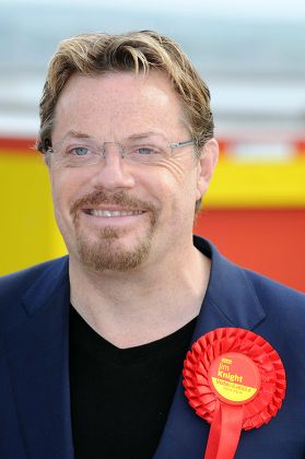 Eddie Izzard campaigning for the Labour party, Weymouth, Dorset, Britain - 28 Apr 2010