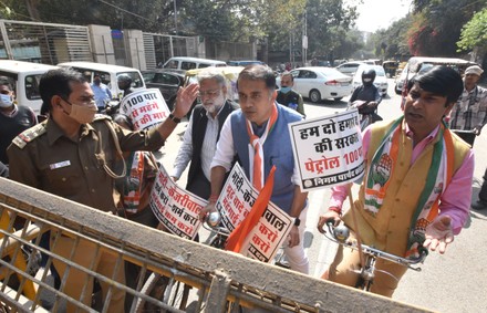 Congress MCD Councilors Demonstration Against The Union And Delhi Government Over The Rise In Fuel Prices, New Delhi, India - 23 Feb 2021