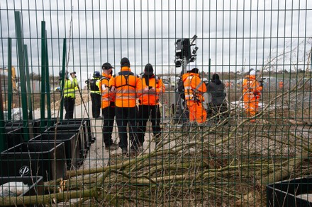 HS2 Protest Camp Eviction Day 2, Poor's Piece, Steeple Claydon ...