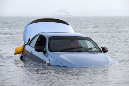 250 Car stuck in water Stock Pictures, Editorial Images and Stock ...