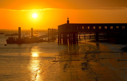 Seasonal weather, Gravesend, UK - 26 Mar 2021 Stock Pictures, Editorial ...