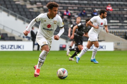 250 Milton Keynes Dons Matthew Sorinola Stock Pictures, Editorial ...