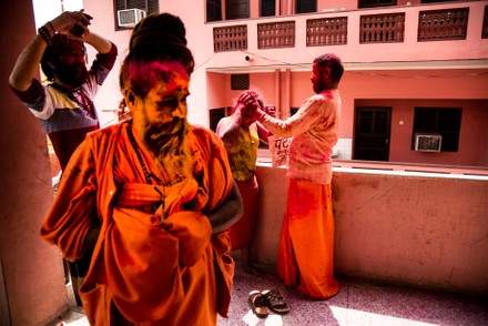 Naga Sadhu Naked Holy Man Speared Redaktionelles Stockfoto – Stockbild ...