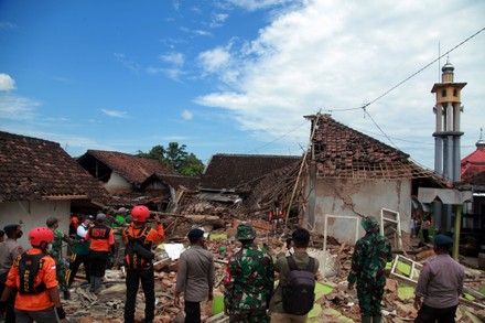 __COUNT__ imágenes de Indonesia East Java Quake Aftermath - 11 Apr 2021 ...