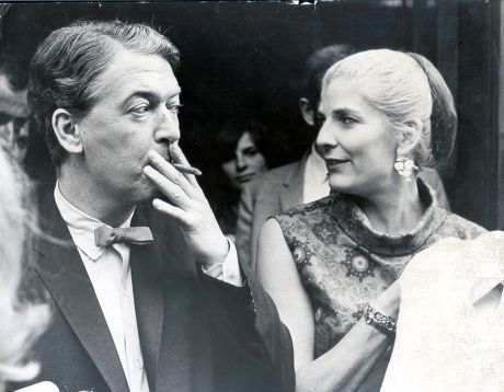 Kingsley Amis (dead 10/95) And Elizabeth Jane Howard Marry At The Registery Office. (divorced 8/83) Pkt2025-141484