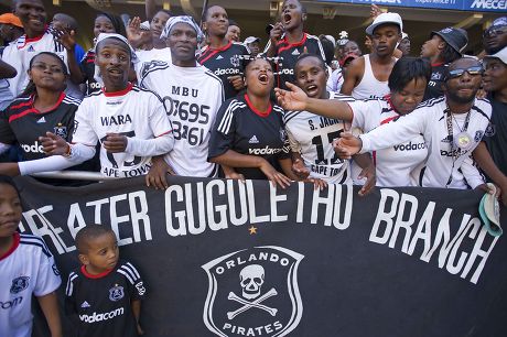 Pictures: Who has more beautiful fans Orlando Pirates or Kaizer