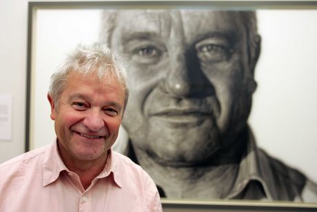 A Portrait Of Nobel Prize Winning Scientist Sir Paul Nurse By Artist Jason Brooks Is Unveiled At The National Portrait Gallery Today. Sir Paul Nurse With His Portrait Picture By Glenn Copus