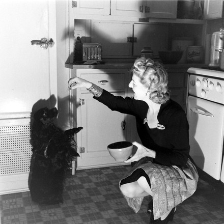 Maurine Doran Clark Reading Note Home Editorial Stock Photo - Stock