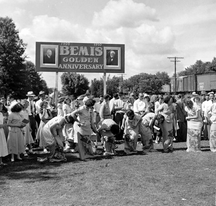 16 Sack Race Game Stock Pictures, Editorial Images And Stock Photos ...