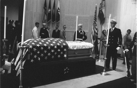 People Attending General Douglas Macarthurs Funeral Editorial Stock ...