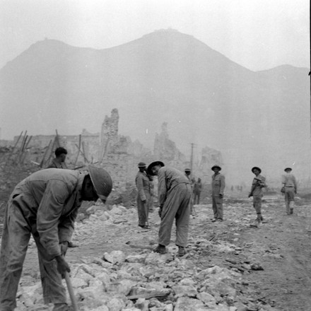 17 Bombing of monte cassino Stock Pictures, Editorial Images and Stock ...