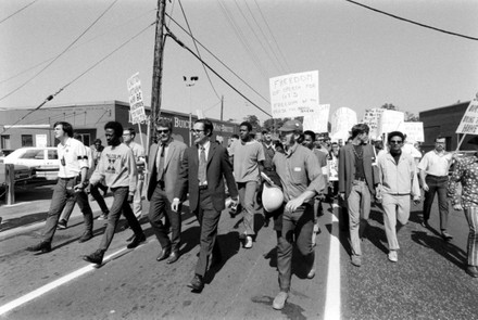 People Protesting During Antivietnam War March Editorial Stock Photo ...