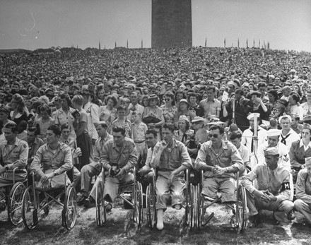 People Watching Jonathan Mayhew Wainwright Iv Editorial Stock Photo