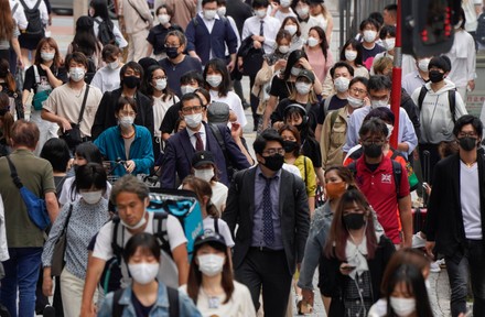 Japan Extends A State Of Emergency Until June Tokyo May Stock Pictures