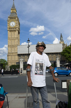 Peace protesters in Parliament Square, London, Britain - 29 Jun 2010