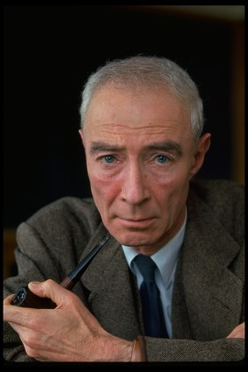 250 Robert oppenheimer Stock Pictures, Editorial Images and Stock ...