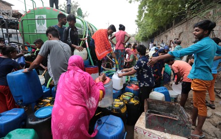 Indian People Fill Canisters Containers Water Editorial Stock Photo ...