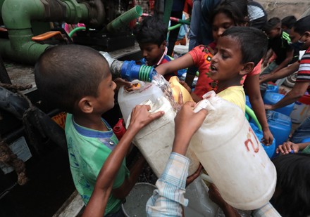 Indian People Fill Canisters Containers Water Editorial Stock Photo ...