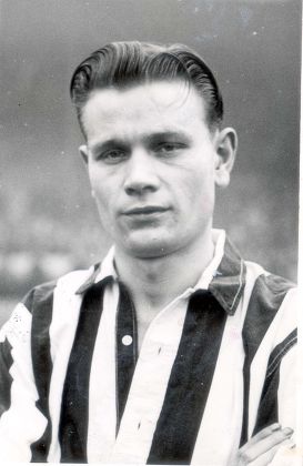 Charlie Crowe - Newcastle United Fc (1951) . Charlie Crowe Died February 2010