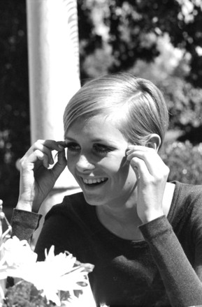 English Model Actress Twiggy Smiling Party Editorial Stock Photo ...