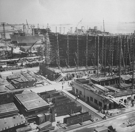 View Sun Shipbuilding Drydock Company Shipyards Editorial Stock Photo ...