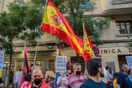 Ultras protesters at the headquarters of the PSOE to protest the pardons, Madrid, Spain - 23 Jun 2021