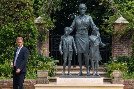 unveiling princess diana statue kensington palace london Stock Photos ...