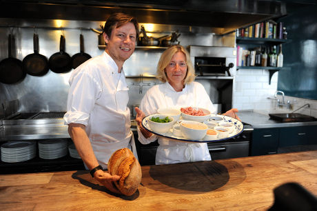 Oliver Rowe And Rosie Boycott Campaign To Create Tasty Dishes From Leftovers Picture Jeremy Selwyn 11/08/2009