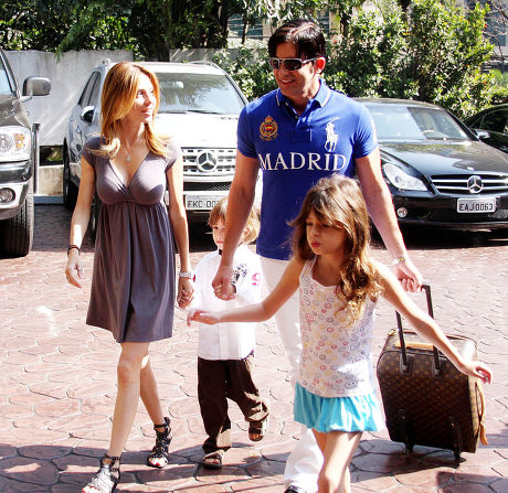 Dr. Robert Rey, AKA Dr. 90210, takes his family to a vacation in Sao Paulo, Brazil - 27 Aug 2010