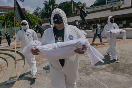 Protesters Wearing Personal Protective Equipment Carrying Editorial ...