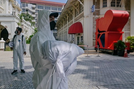 Protesters Wearing Personal Protective Equipment Carrying Editorial ...