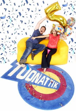 gmtv-toonattik-presenters-2009-stock-pictures-editorial-images