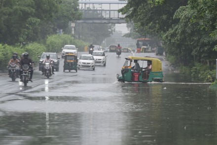 Heavy Rain Lashes Delhi Ncr Some Areas Waterlogged New Delhi India