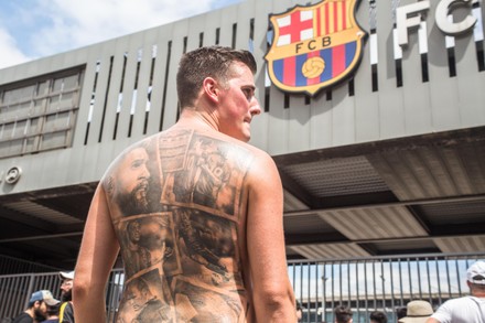 Mother of all insults English comedian mocks Messi over bizarre tattoo  likeness to his mom VIDEO  RT Sport News