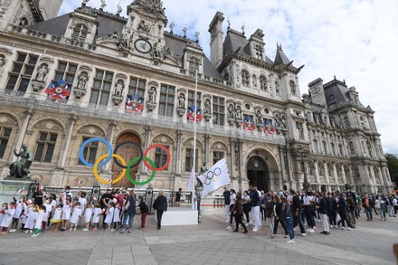 Olympic flag ceremony, Paris, France - 09 Aug 2021 Stock Pictures ...