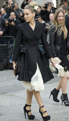 Sarah Jessica Parker during the Alexander McQueen Memorial Service, London  Stock Photo - Alamy